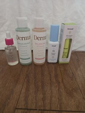 Dermasil Facial Set Including Serums, Cleansers And An Eye Roller